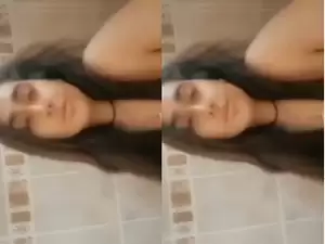 Today Exclusive -Cute paki Girl Shows her Boobs