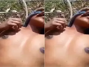 Today Exclusive – Desi Couple Outdoor Fucking