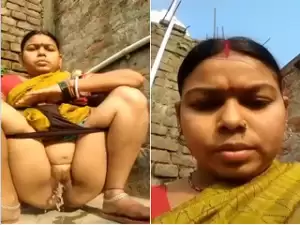 Today Exclusive -Bhabhi Pissing video Record For Lover