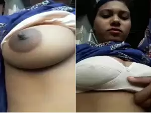 Today Exclusive- Cute girl Shows Her Boobs and pussy