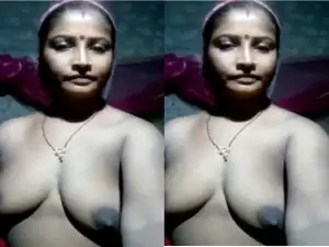 Today Exclusive- Boudi Record her Selfie