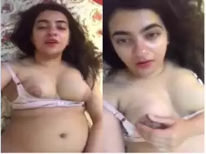 Exclusive – Sexy pak Girl Showing her Boobs and Wet Pussy