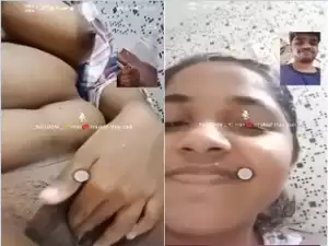 Today Exclusive-Desi  Girl Show Fingering On VC