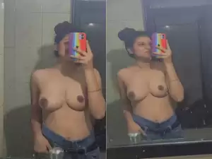 Today Exclusive-Desi Girl Record Selfie