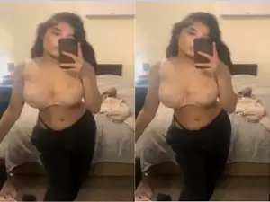 Today Exclusive- Paki Girl Shows her Boobs and Pussy