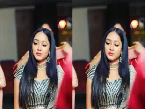 Today Exclusive- Cute Desi girl Shows her Boobs
