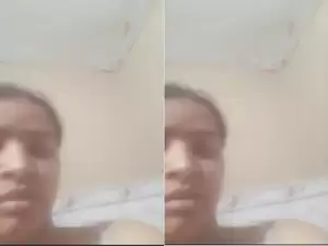Today Exclusive- Desi Bhabhi Bathing