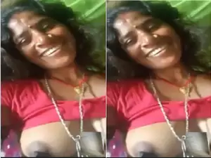 Today Exclusive- Village Bhabhi Shows Her boobs On vc part 2
