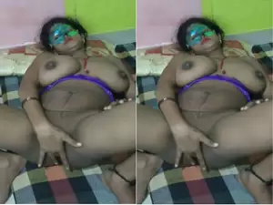 Today Exclusive-Horny Desi Cpl Shows her Nude Body and Blowjob part 1