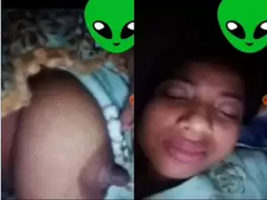 Today Exclusive-Desi Bhabhi Shows her Big Boobs and Pussy On VC part 1