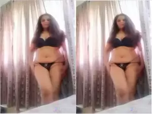 Today Exclusive-Horny Desi Bhabhi Shows Her Boobs and Pussy part 3