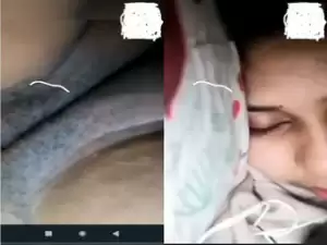 Today Exclusive- Desi girl Shows Her  Pussy