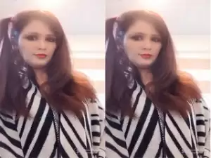Today Exclusive-Horny Desi Bhabhi Shows Her Boobs and Pussy part 48