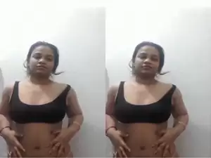 Today Exclusive-Desi Girl Shows her Boobs and pussy part 1