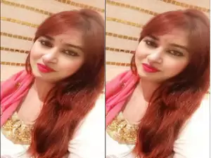 Today Exclusive-Cute Desi girl Shows her Big Boobs