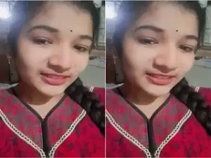 Today Exclusive-Cute Desi Girl Shows Her Boobs and  Fingering