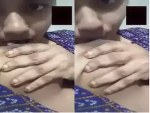 Today Exclusive- Desi Girl Sucking Her Boobs