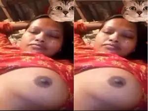 Today Exclusive-Paid Desi Bhabhi Shows her Boobs On VC