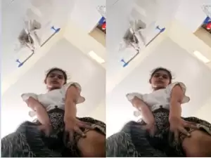 Today Exclusive-  Super Horny Cute Desi girl Shows her Boobs and Fingering Part 6