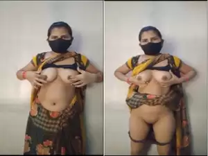 Today Exclusive- Desi Bhabhi Shows Her Nude Body