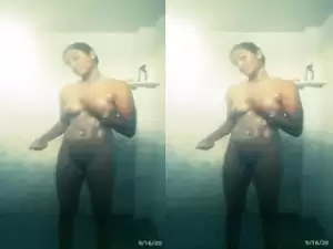 Today Exclusive- Tamil Girl Bathing