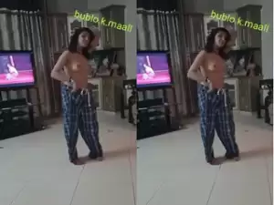 Today Exclusive- Paki girl Nude Dance