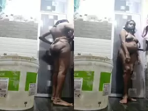 Today Exclusive- Desi Bhabhi Wearing Cloths After Bathing
