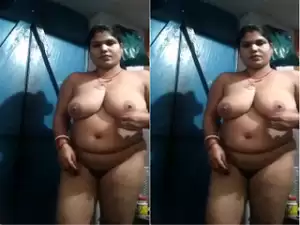 Today Exclusive- Desi Village Bhabhi Shows Her Nude Body