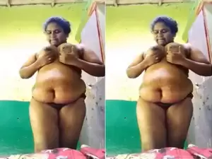 Today Exclusive- Sexy Bhabhi Showing Her Boobs and Pussy