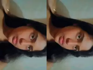 Today Exclusive- Paki Girl Shows Her Boobs