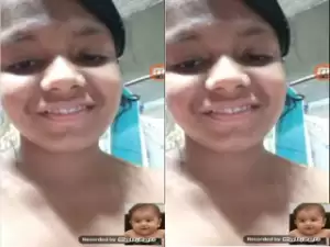 Today Exclusive- Cute Desi Girl Shows her Boobs