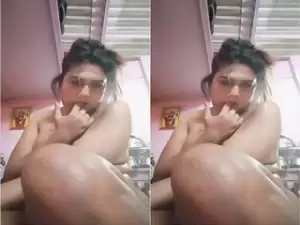 Today Exclusive- Sexy Boudi Shows her Hot Body