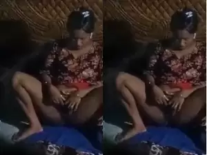 Today Exclusive-Sexy Desi Wife Fingering