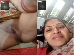 Today Exclusive-Sexy Desi Girl Shows Boobs and Pussy Part 2