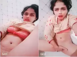 Today Exclusive- Horny Desi Girl Fingering
