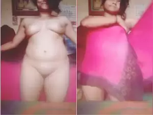 Today Exclusive- Cute Desi Girl Shows her Boobs and Pussy