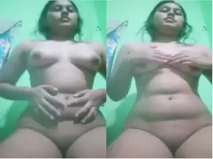 Today Exclusive- Super Horny Desi Girl Shows Her Nude Body