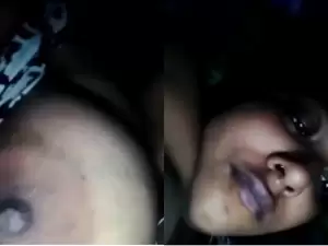 Today Exclusive- Sexy Desi Girl Shows her Big Boobs