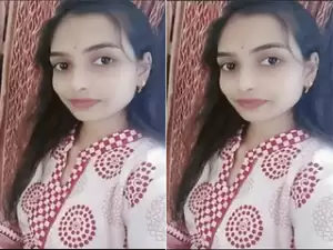 Today Exclusive- Cute Desi Girl Strip Her Cloths and Shows Nude Body
