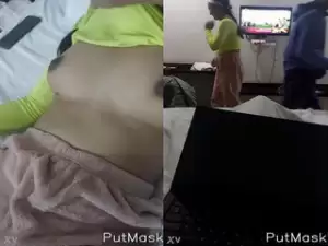 Today Exclusive- Cute Desi Girl Shows her Boobs