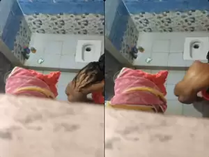 Today Exclusive-Desi Bhabhi Bathing