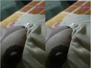Today Exclusive-Desi Bhabhi Shows Her Boobs and Pussy