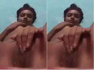 Today Exclusive-Horny Desi Girl Shows Her Boobs and Wet Pussy