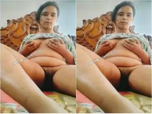 Today Exclusive-Horny Desi girl Shows her Boobs and Masturbating Part 2
