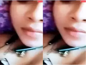 Today Exclusive-Cute Desi girl Shows her Boobs and Pussy