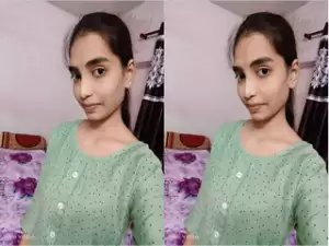Today Exclusive -Desi Village Girl Shows Her Boobs on VC