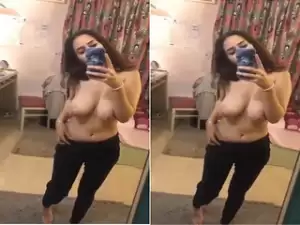 Today Exclusive -Sexy Girl Shows Her Boobs