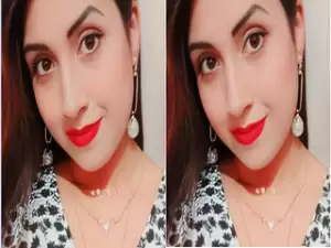 Today Exclusive- Sexy Bangla girl Shows her Boobs