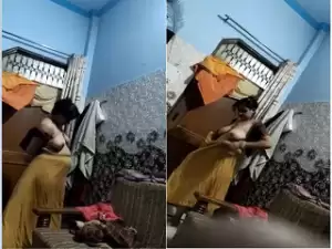 Today Exclusive- Desi Bhabhi Changing Cloths