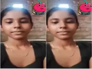 Today Exclusive-Desi Village Girl Shows her Boobs On VC part 1